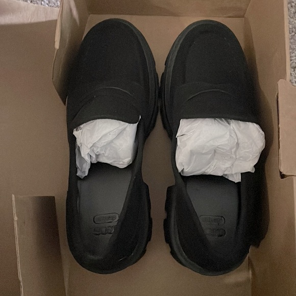 ASOS DESIGN Script Chunky Mid Heeled Loafers In Black - Picture 4 of 6